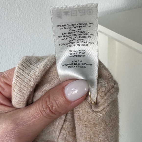 Aritzia Wilfred SoftSpoke Sicily Cardigan Sweater, Heather Light Oatmeal, XS - Picture 10 of 10